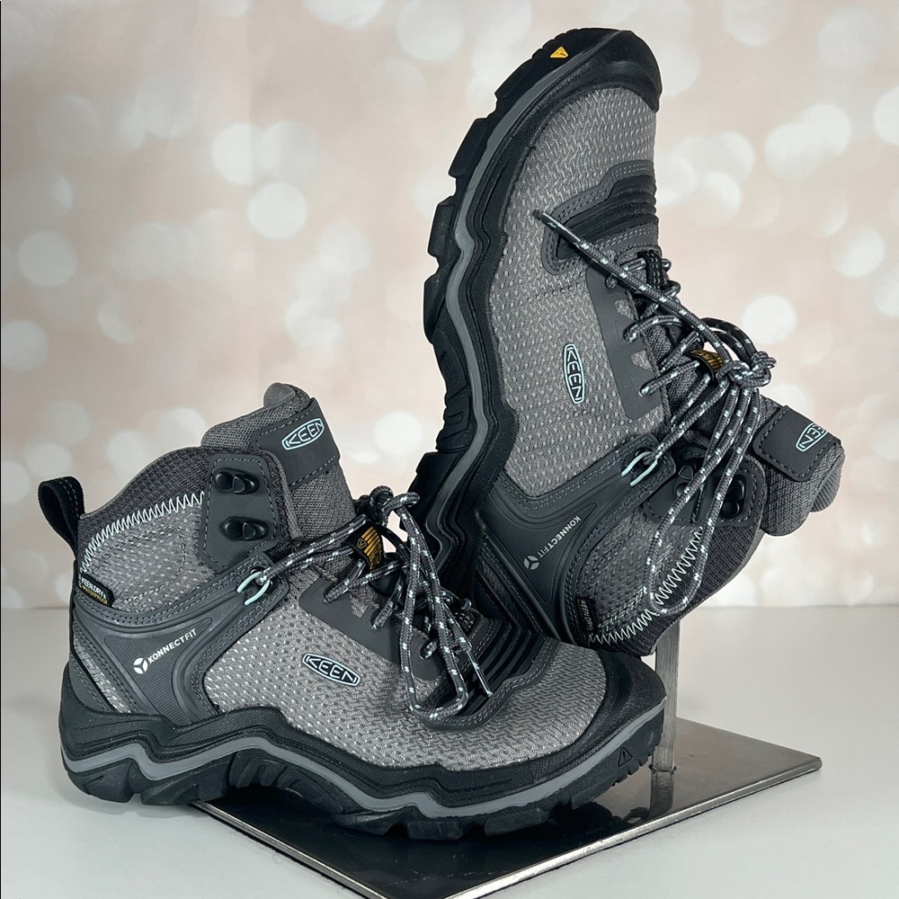 KEEN Gray & Black Hiking Boots Size 7